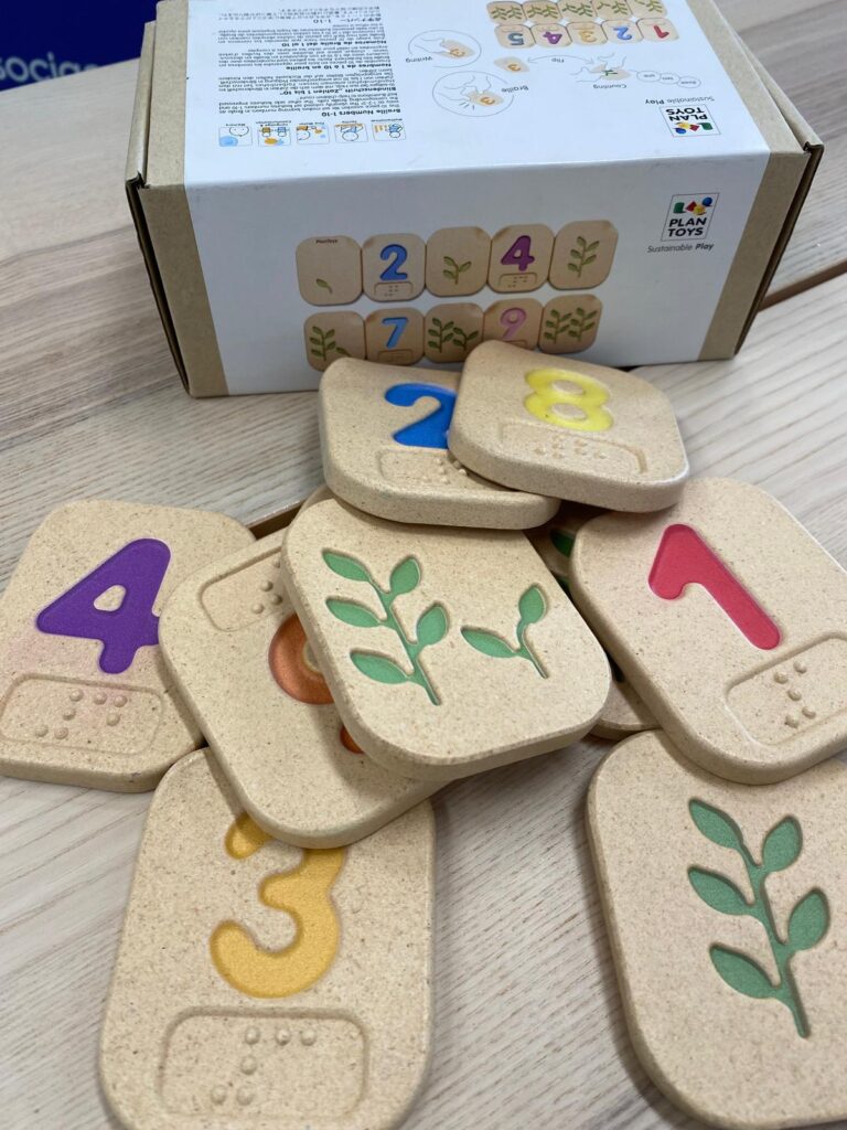 Peças com números - Escrita convencional e Braille